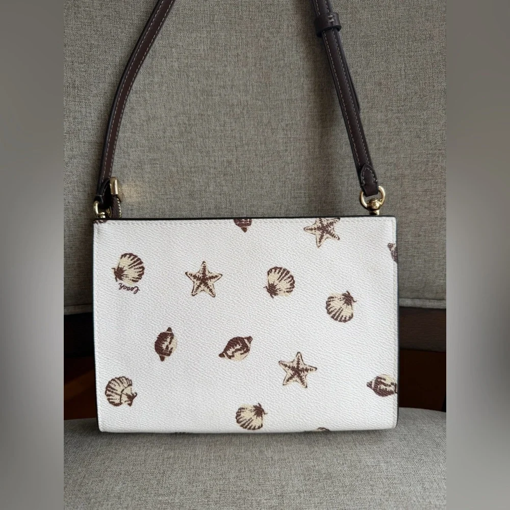 NWT！COACH Slim Crossbody Bag With Shell Print（CBM42） - Picture 2 of 5